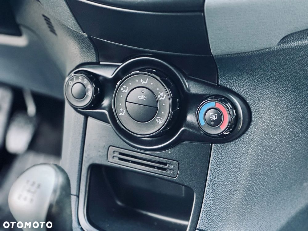 Ford Fiesta 1.4 TDCi Ambiente - 22