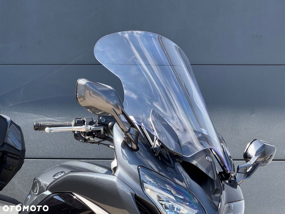Yamaha FJR - 2