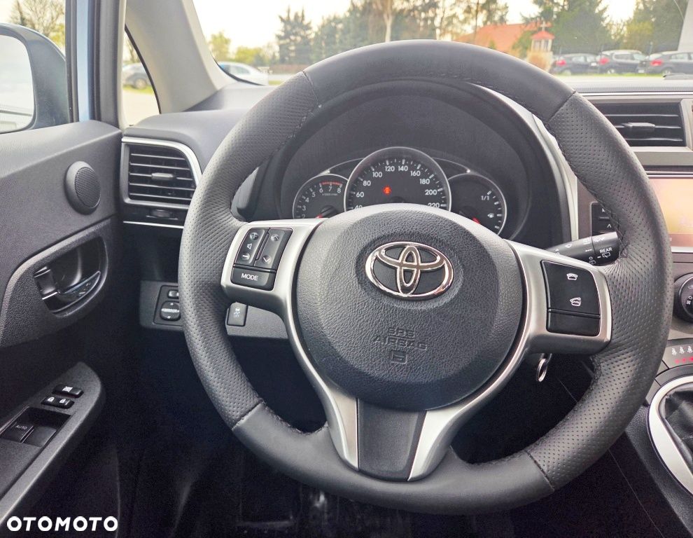 Toyota Verso S 1.33 Premium - 35