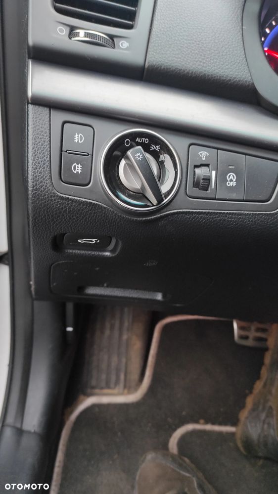 Hyundai i40 Kombi blue 1.7 CRDi DCT Premium - 11