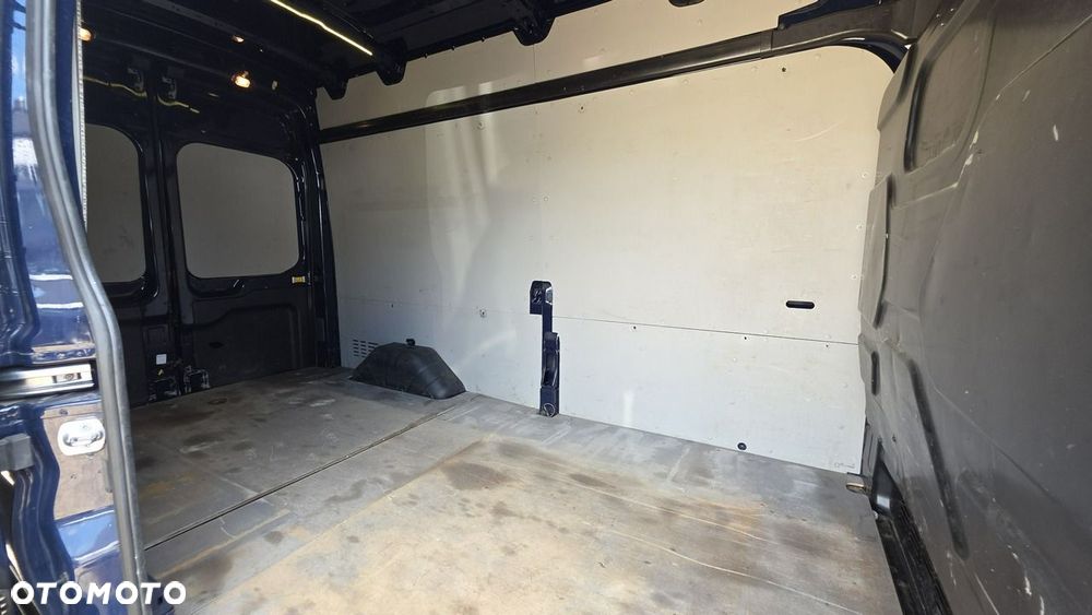 Ford Transit - 17