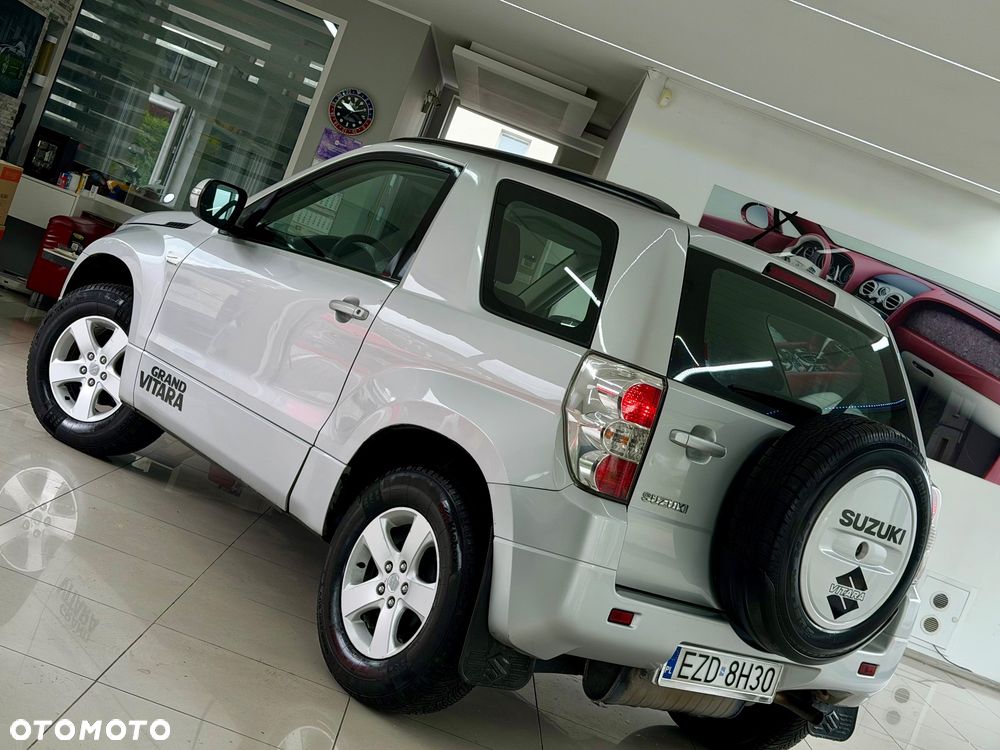 Suzuki Grand Vitara 1.6 Black&White - 33