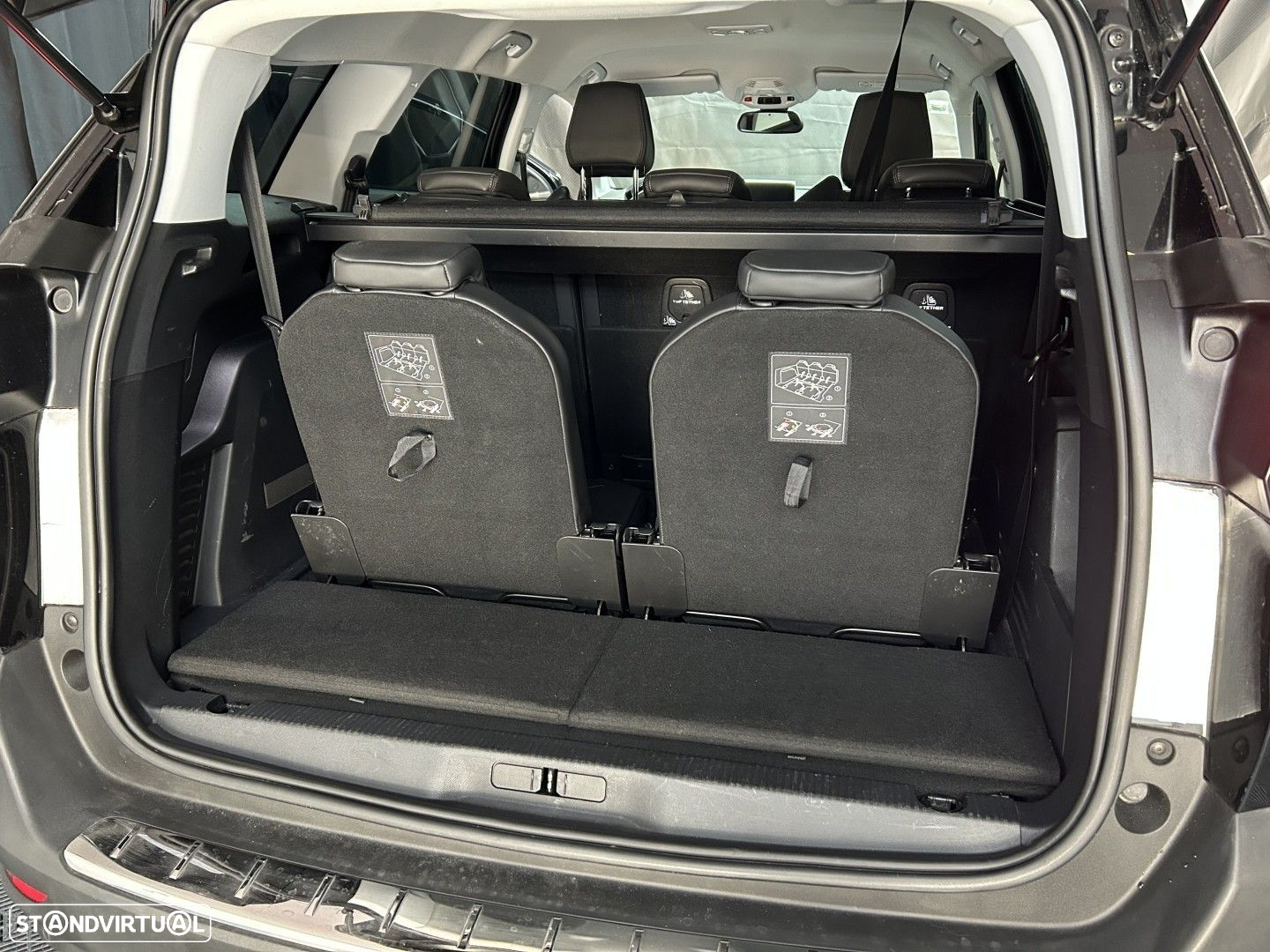 Peugeot 5008 1.6 HDi Allure J18 - 18