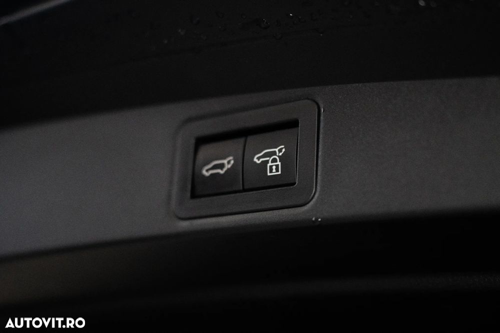 Toyota Corolla 1.8 HSD TS Exclusive - 31