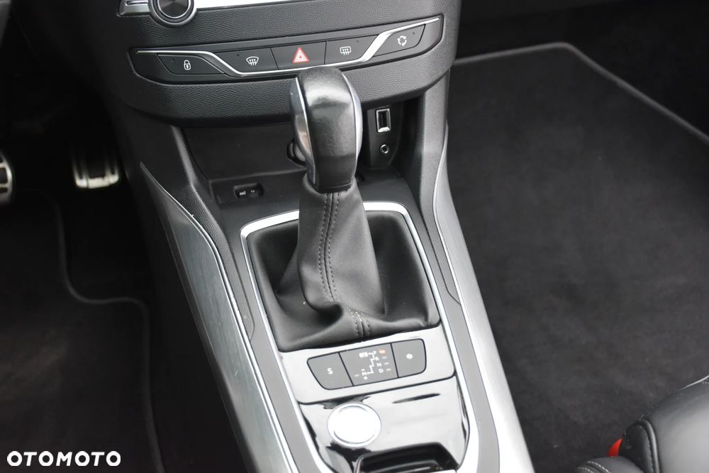 Peugeot 308 PureTech 130 EAT6 Stop & Start GT-Line Edition - 21