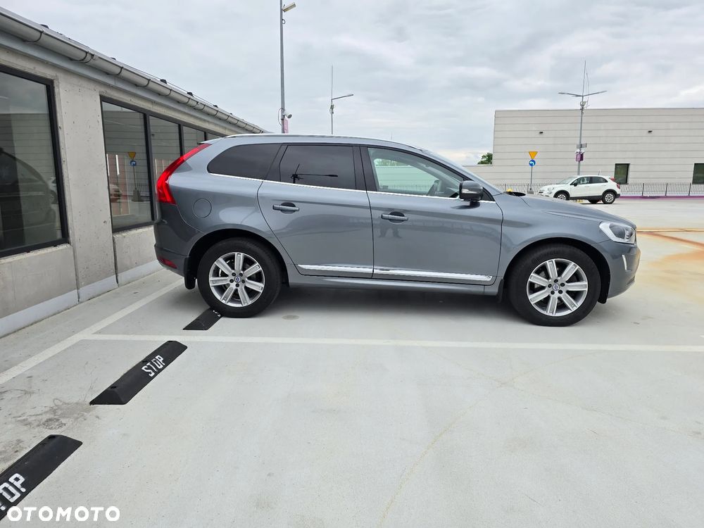 Volvo XC 60 D5 AWD Momentum - 16