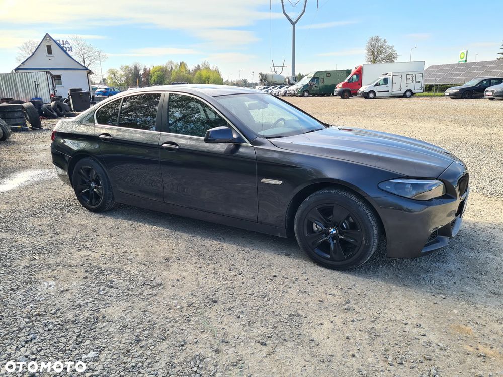 BMW Seria 5 528i xDrive Sport-Aut - 11