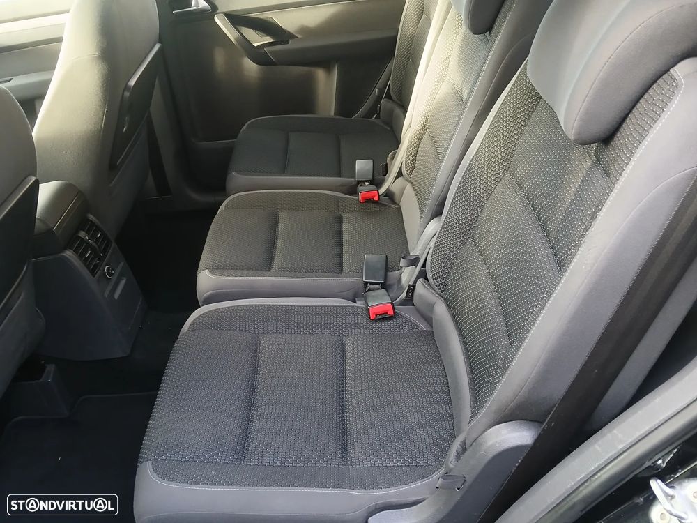 VW Touran 1.6 TDI Blue.Highine 7L - 19