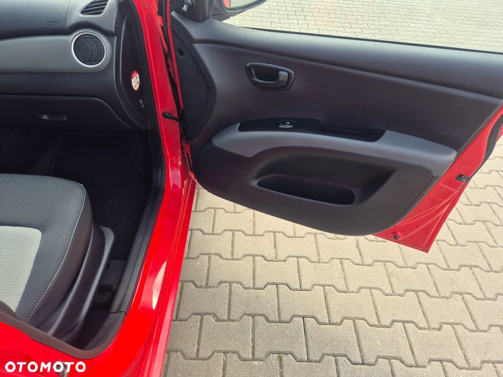 Hyundai i10 1.1 Classic + - 29