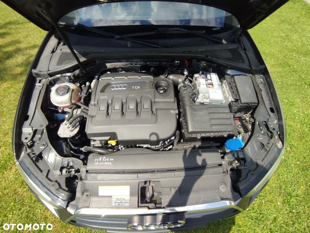 Audi A3 Sportback 2.0 TDI (clean diesel) quattro S tronic S line Sportpaket - 9