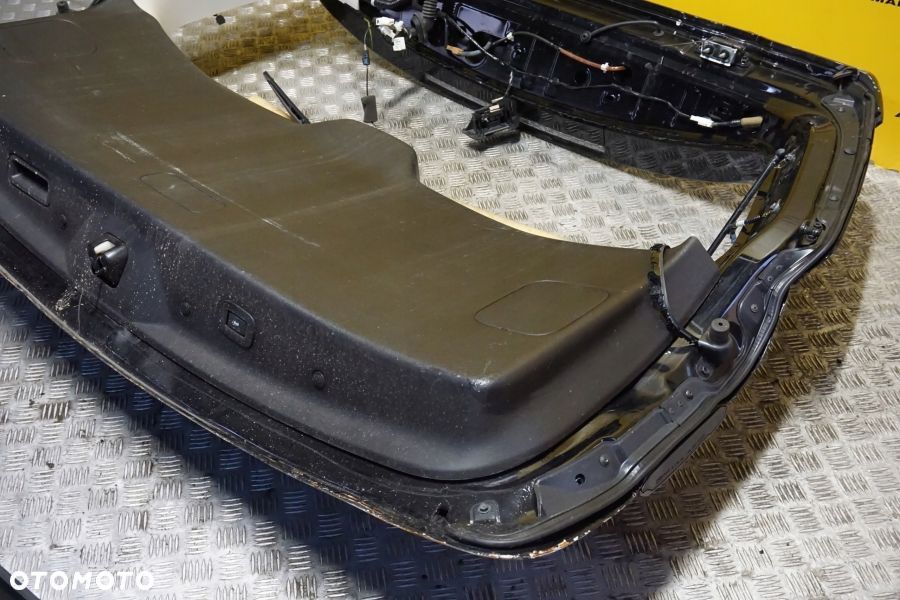 INFINITI QX80 2018 - 2024 Klapa Tylna Bagażnika Spoiler Lampa Tył USA - 16