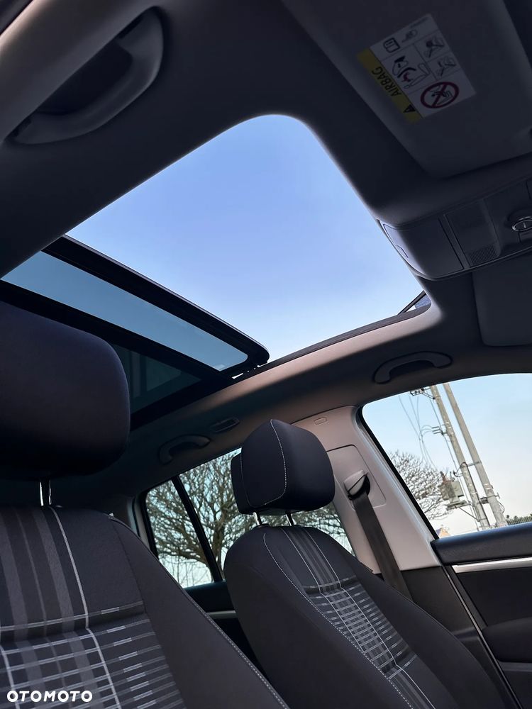 Volkswagen Tiguan 2.0 TDI SCR BlueMotion Technology Lounge Sport & Style - 12