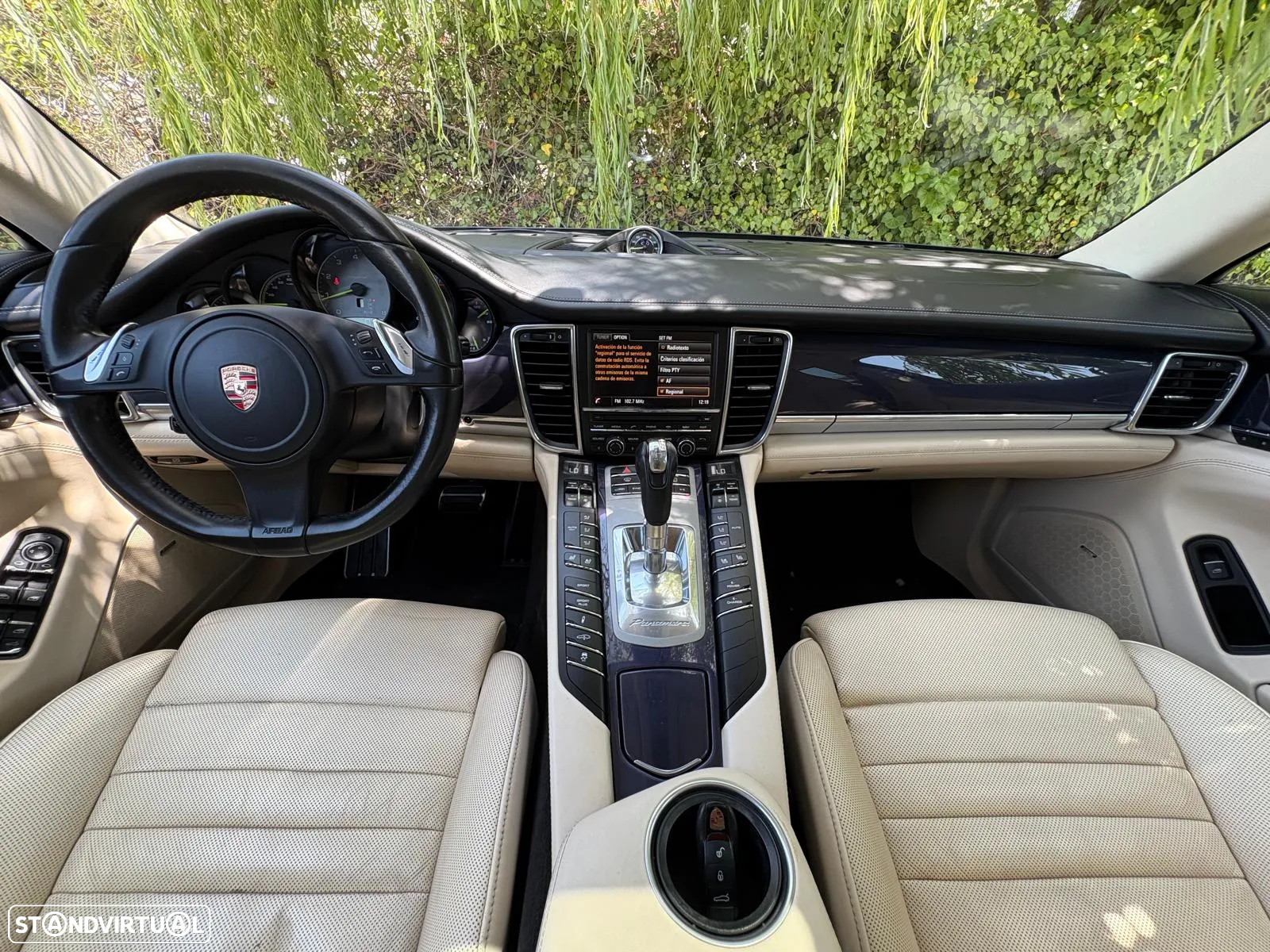 Porsche Panamera 4 E-Hybrid - 32