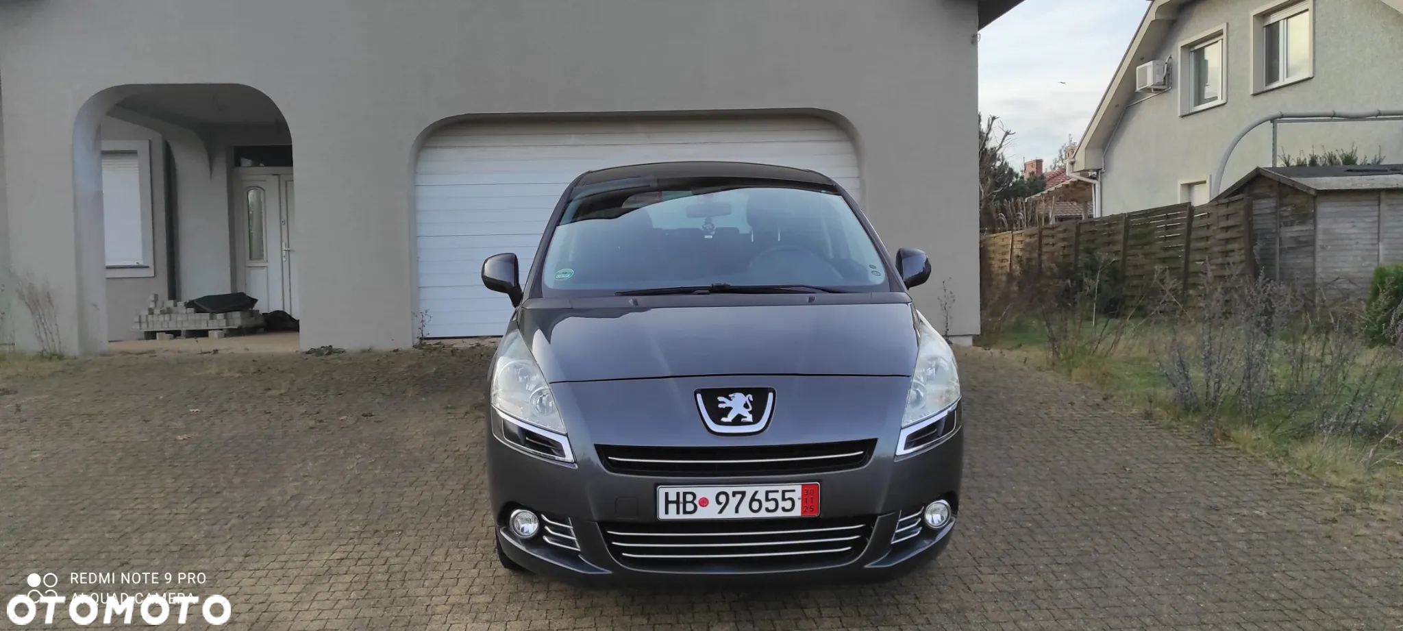 Peugeot 5008 HDI FAP 110 EGS6 Premium - 27