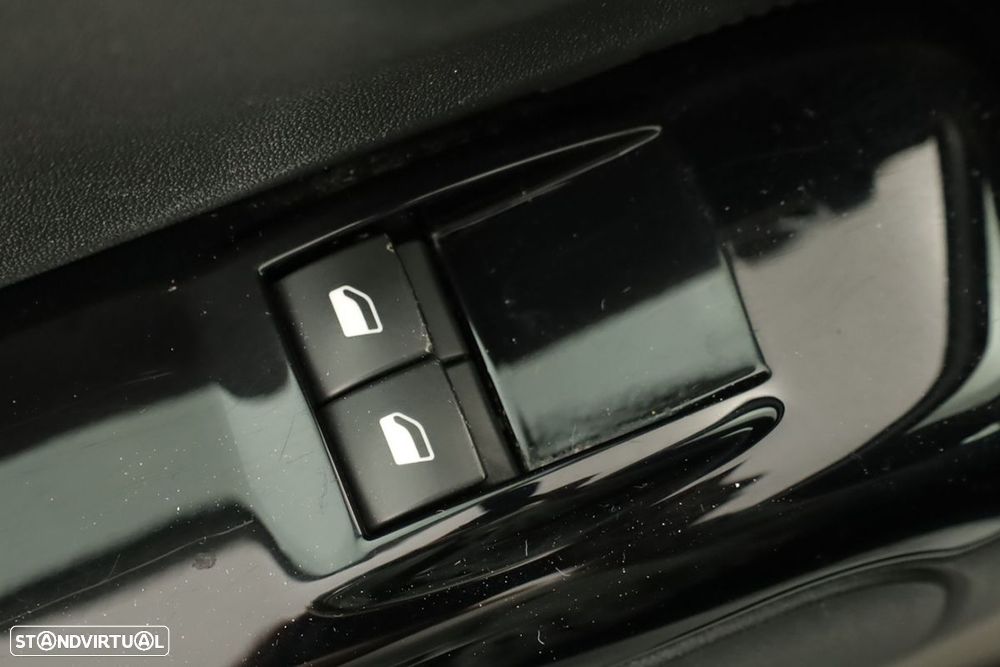 Citroën C3 1.2 PureTech C-Series - 18