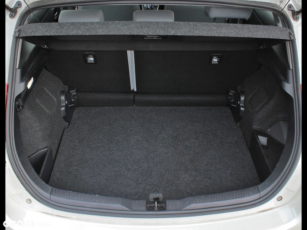 Toyota Auris 1.8 Executive - 29