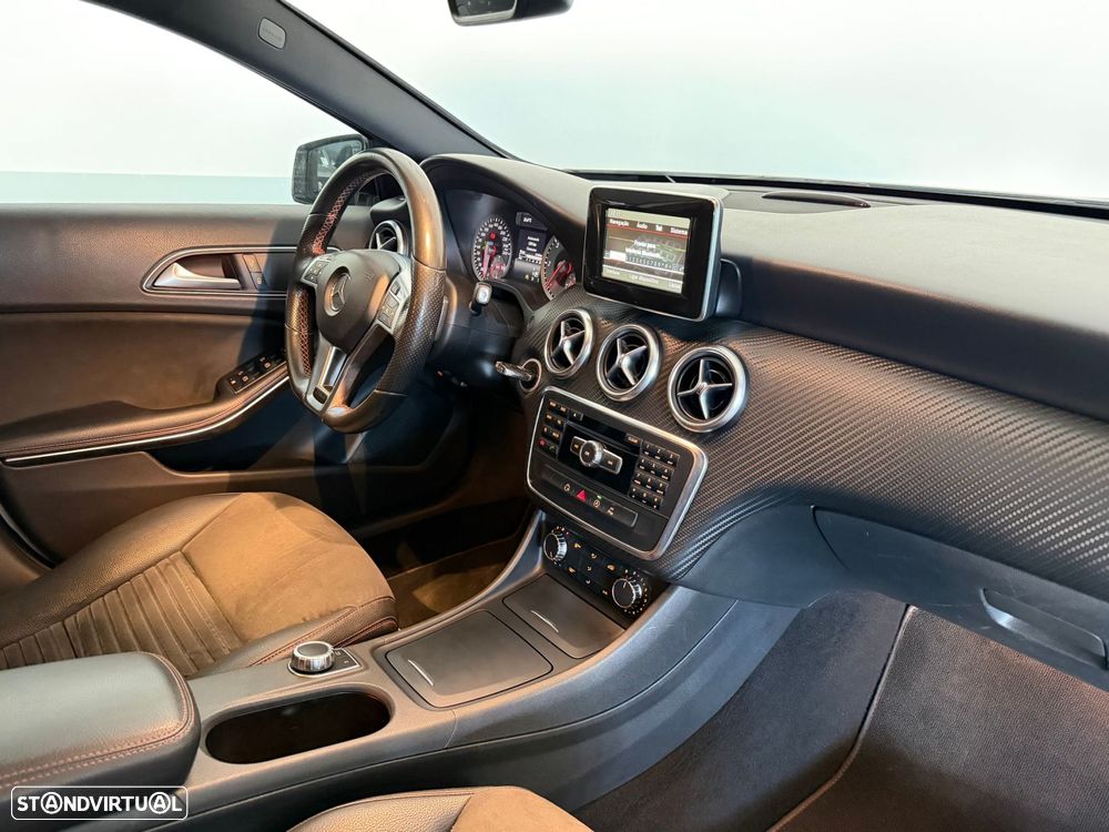 Mercedes-Benz A 180 CDI 7G-DCT AMG Line - 23