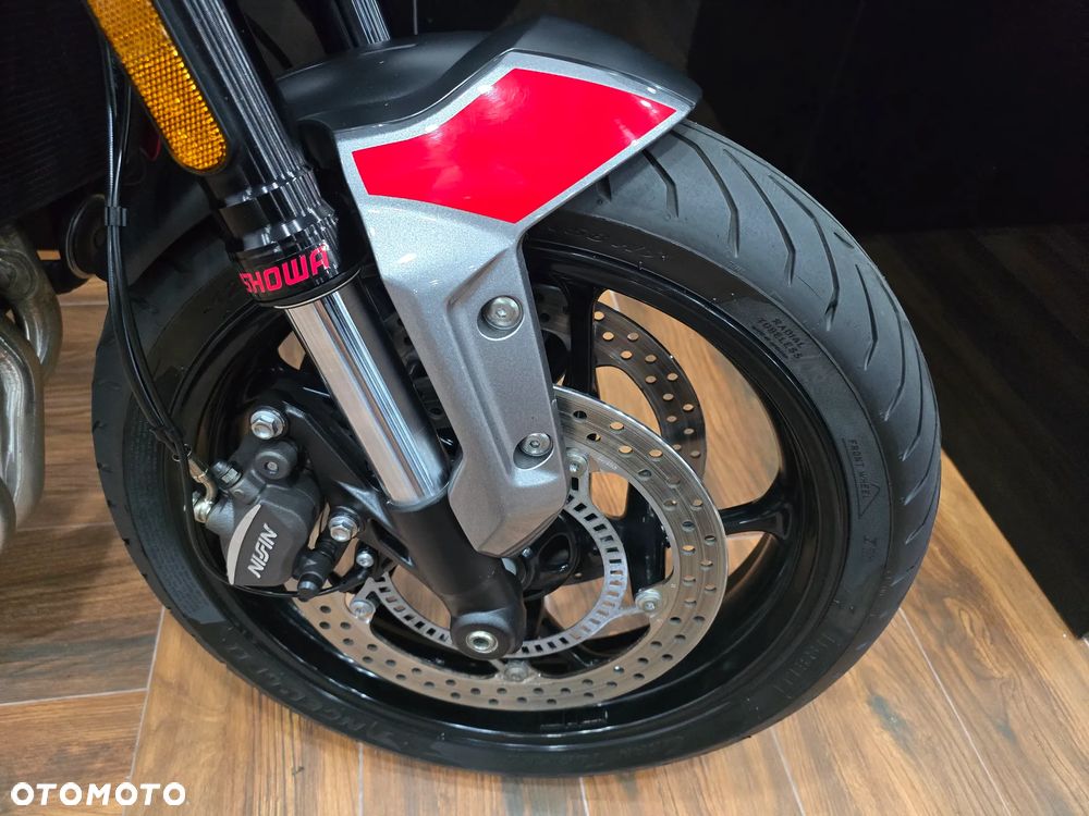Triumph Trident - 20