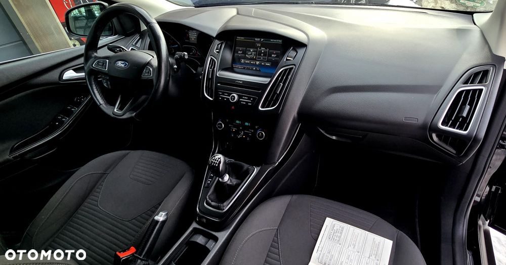 Ford Focus 1.0 EcoBoost Titanium - 10