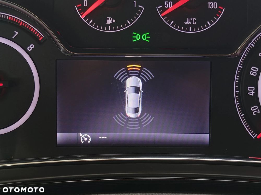 Opel Insignia 1.6 T Cosmo S&S - 8