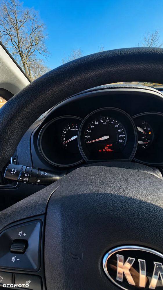 Kia Rio 1.2 M - 7