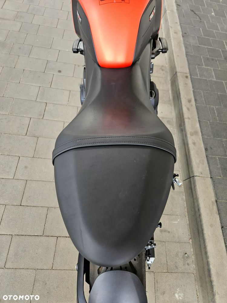Triumph Trident - 24