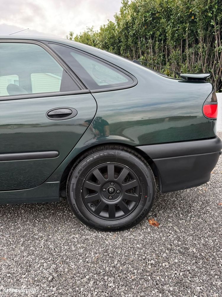 Renault Laguna 2.2 D - 14