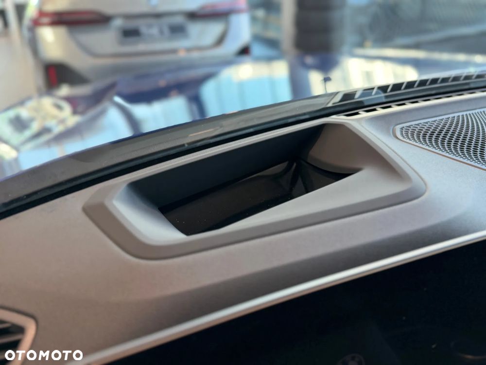 BMW Seria 3 330i xDrive M Sport - 16