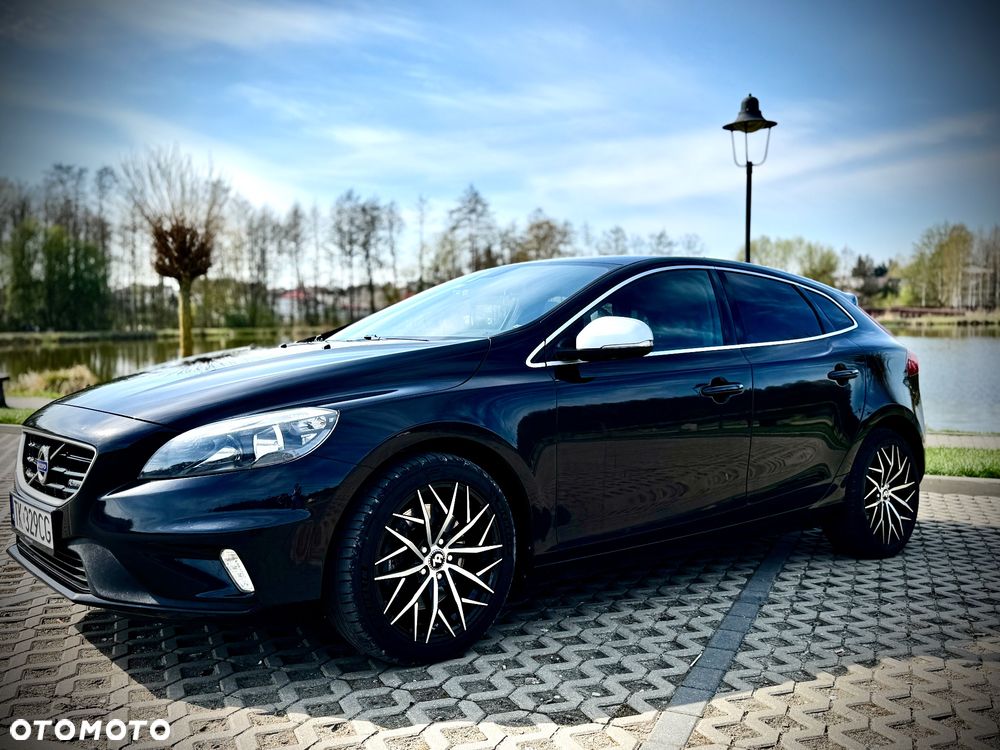 Volvo V40 D4 Drive-E R-Design Momentum - 1
