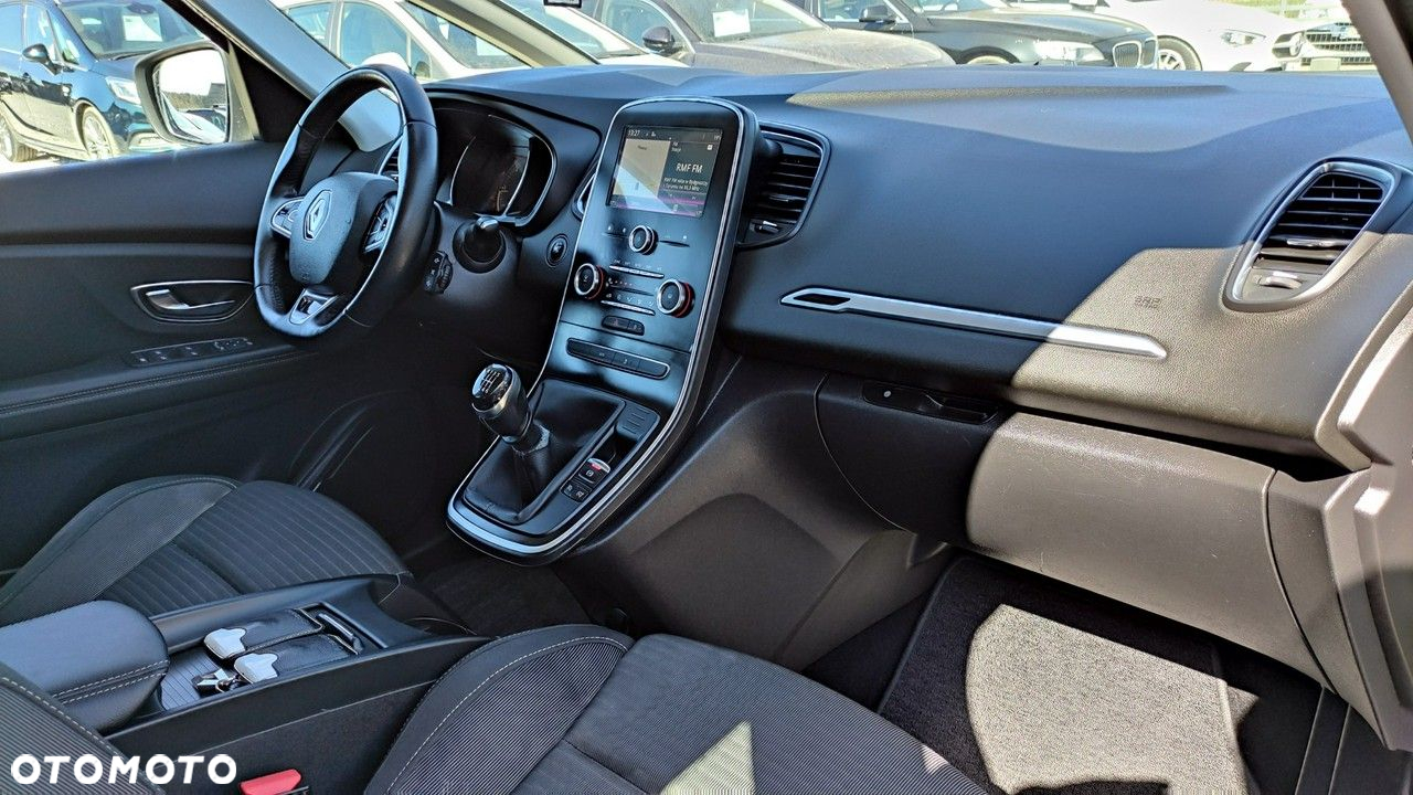 Renault Grand Scenic - 26