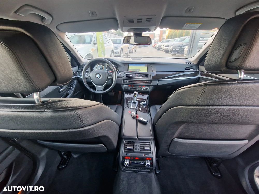 BMW Seria 5 525d xDrive AT - 18