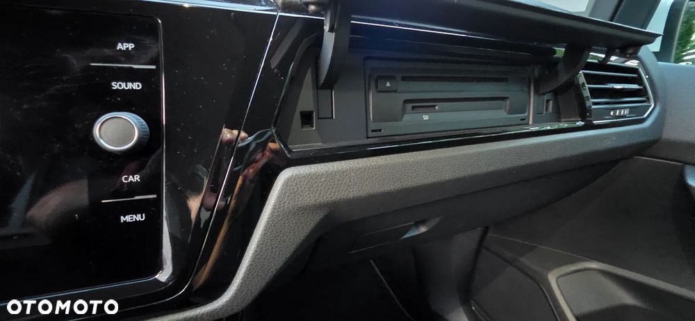 Volkswagen Touran - 13