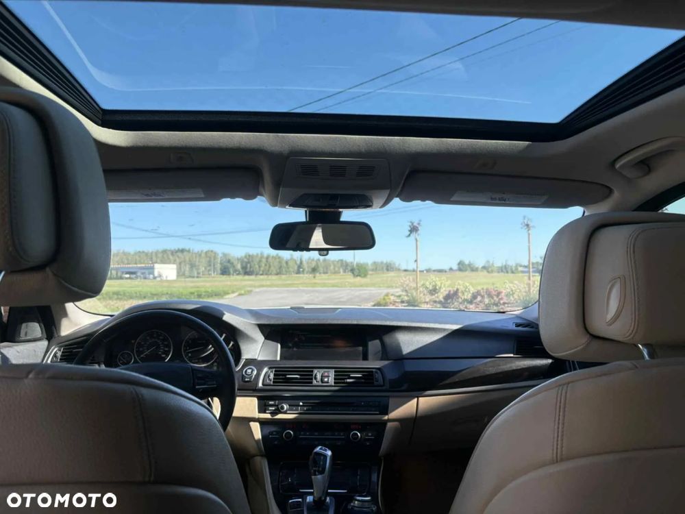 BMW Seria 5 535i xDrive Luxury Line - 14