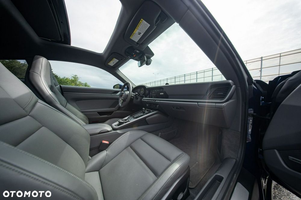 Porsche 911 Carrera PDK - 22