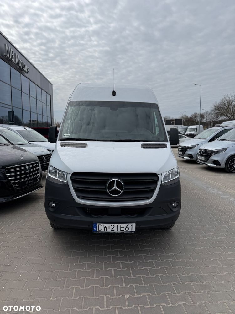 Mercedes-Benz Sprinter - 2