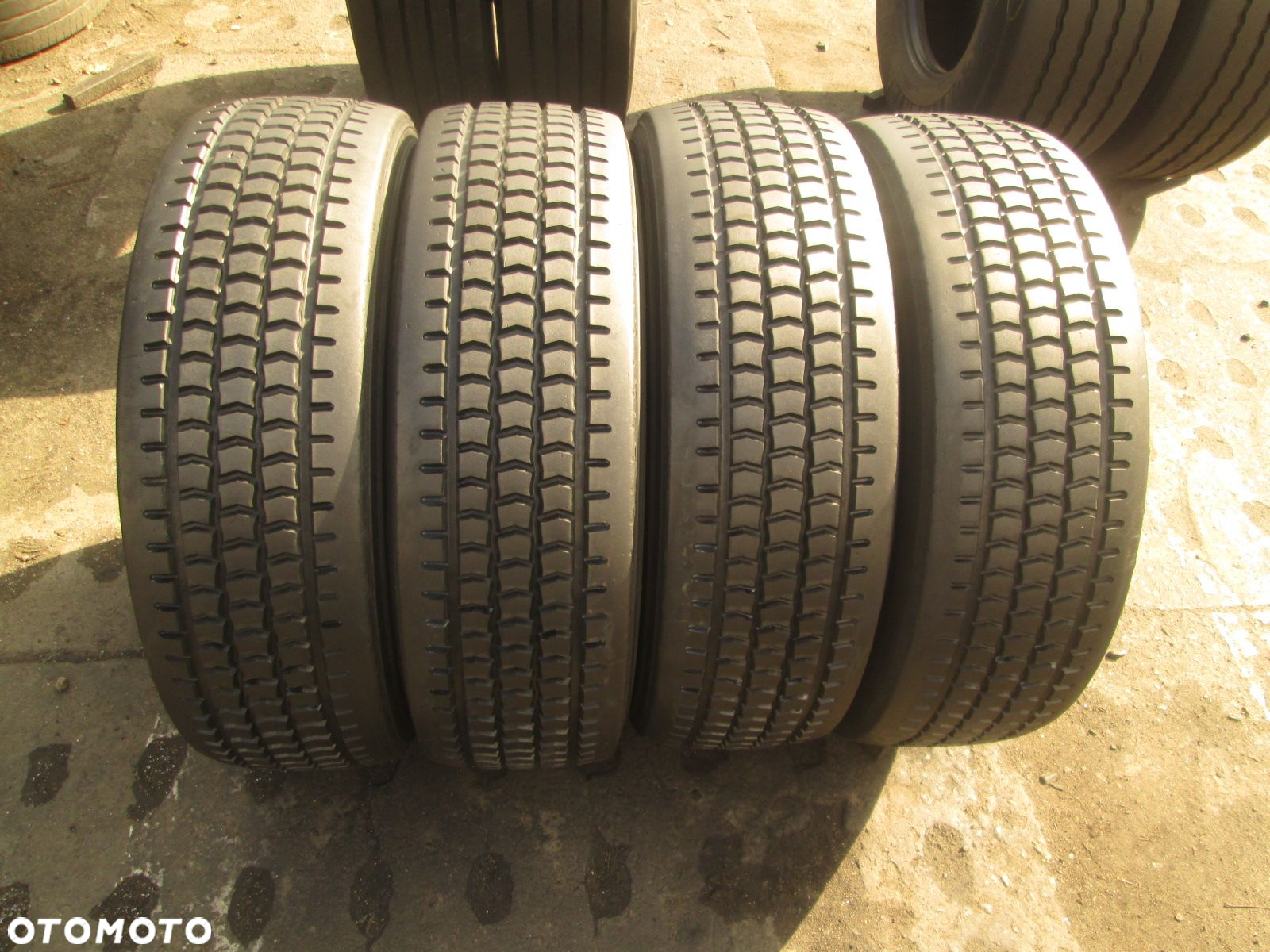 Opony ciężarowe 245/70/19.5 Michelin X-MULTI. Opony ciężarowe - 2