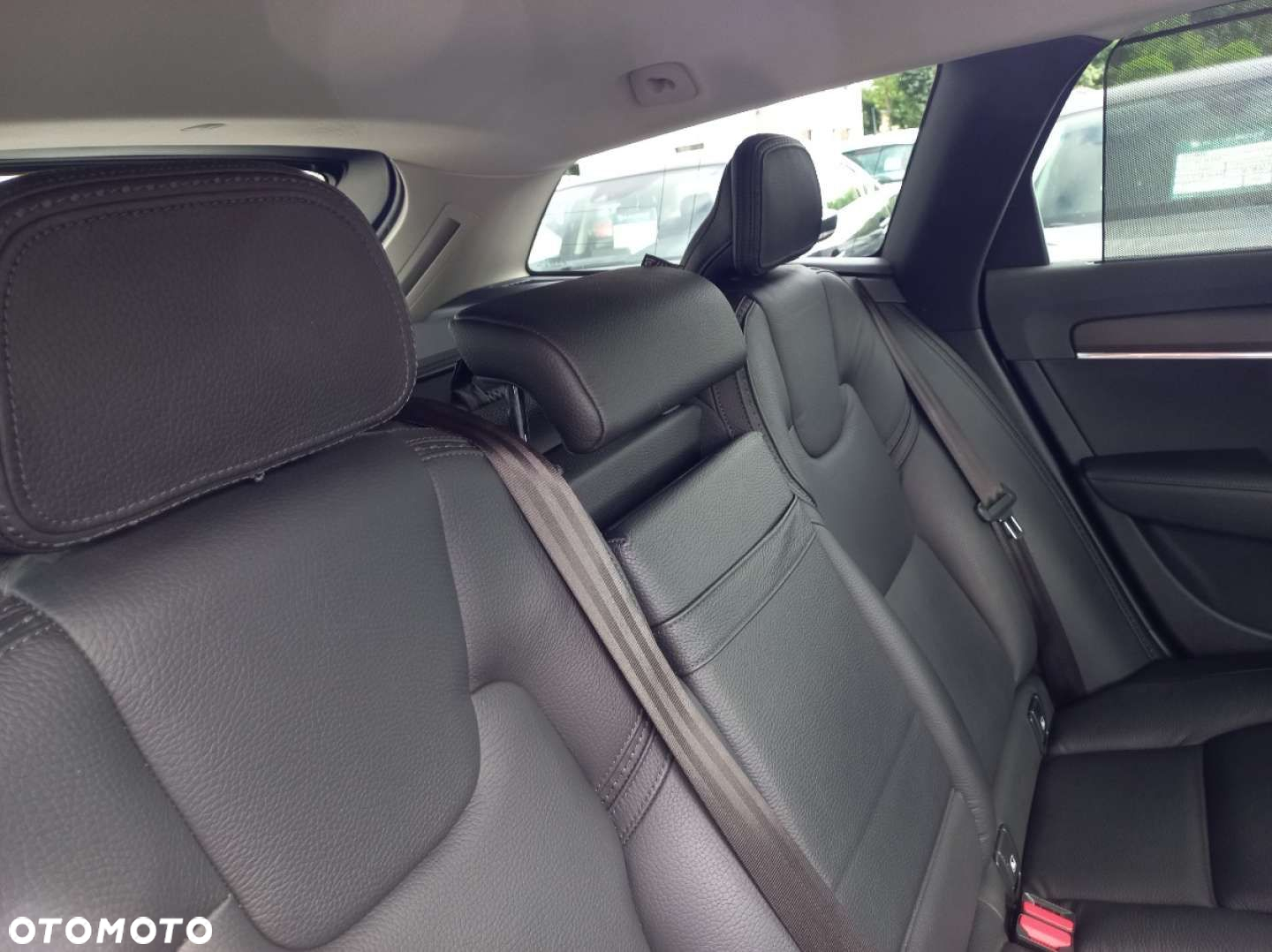 Volvo V90 Cross Country - 18