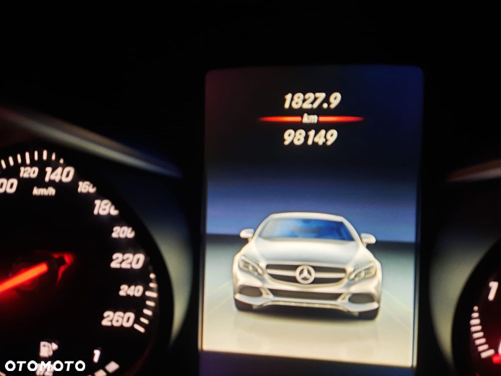 Mercedes-Benz Klasa C 300 9G-TRONIC - 17