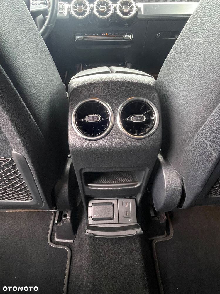 Mercedes-Benz GLB - 28
