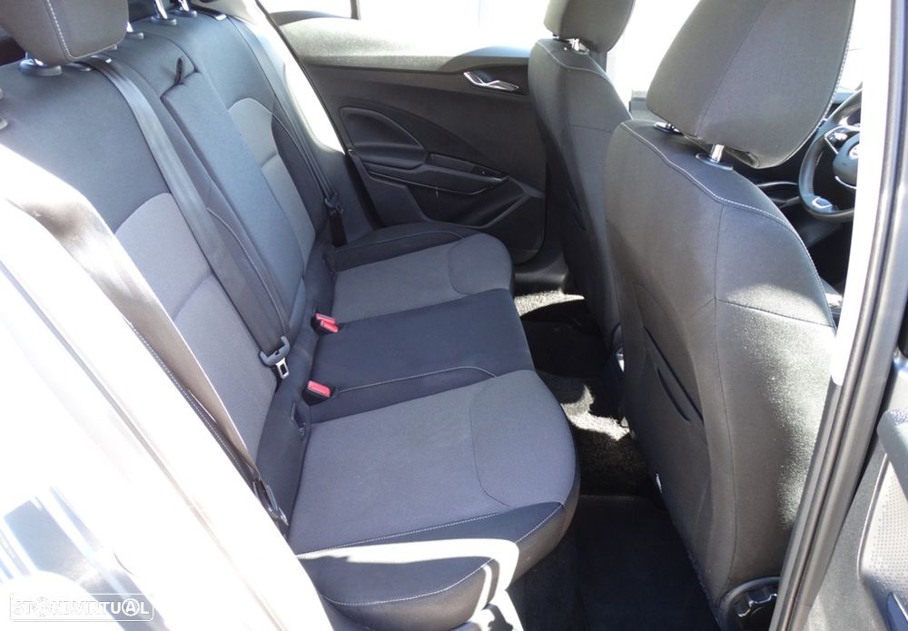 Skoda Fabia 1.0 MPI Style - 22