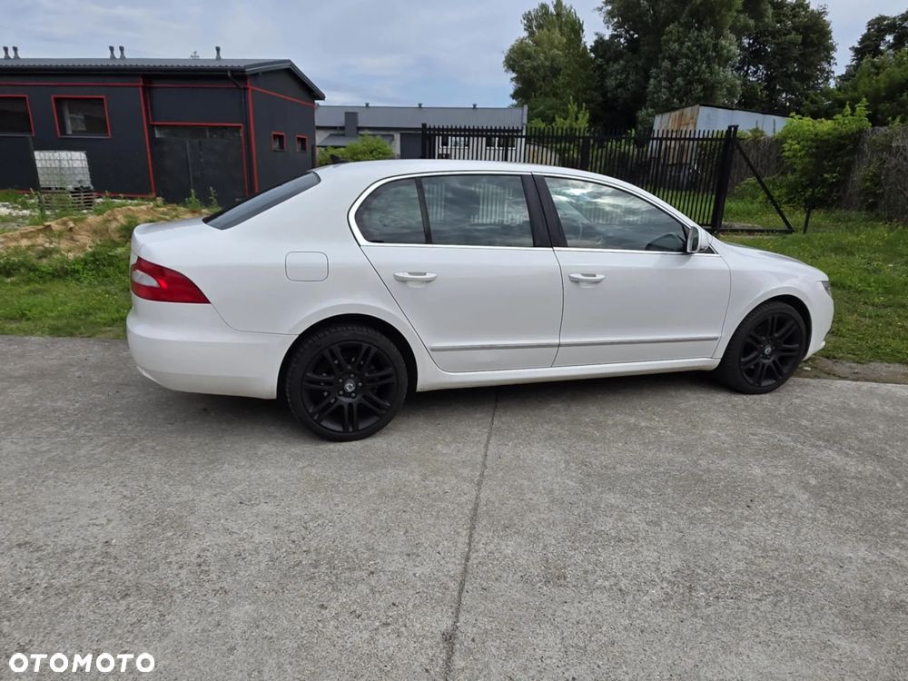 Skoda Superb Combi 1.8 TSI DSG Elegance - 2