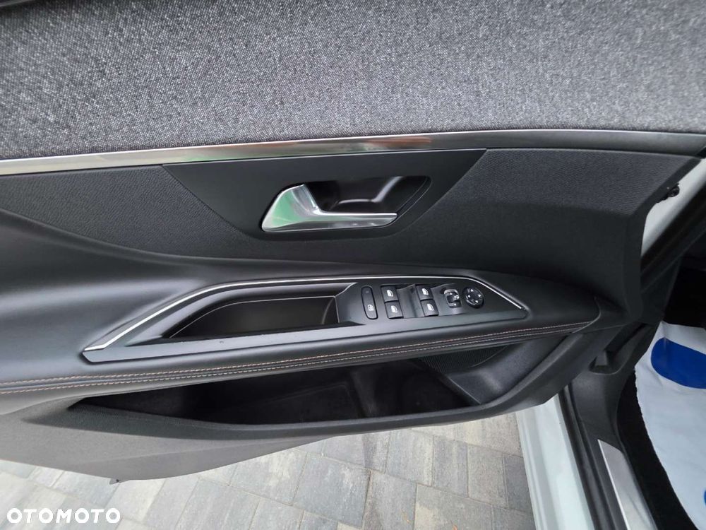 Peugeot 5008 - 11