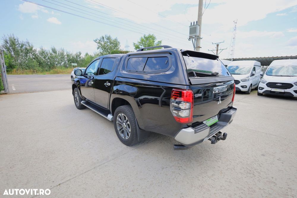 Mitsubishi L200 Double Cab 2.2 DI-D A/T Intense - 5