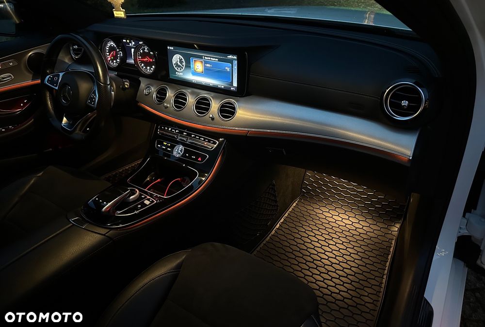 Mercedes-Benz Klasa E 220 d 9G-TRONIC - 22