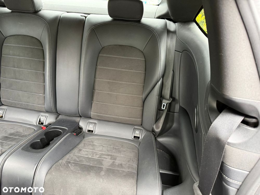 Mercedes-Benz Klasa C 200 4-Matic 9G-Tronic - 20