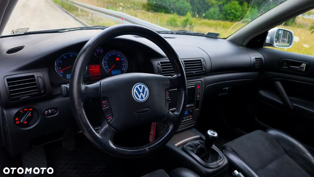 Volkswagen Passat 2.8 V6 4Motion Highline - 2