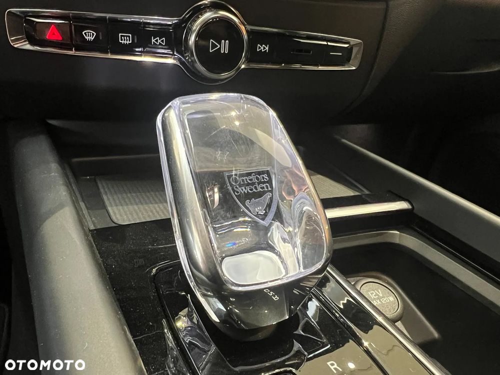 Volvo XC 60 T8 Plug-In Hybrid AWD Ultimate Black Edition - 27