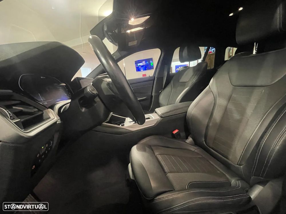 BMW 320 e Touring Line Sport Auto - 33