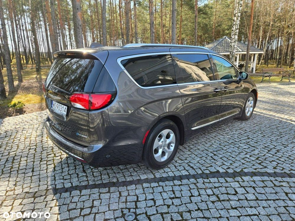 Chrysler Pacifica - 3