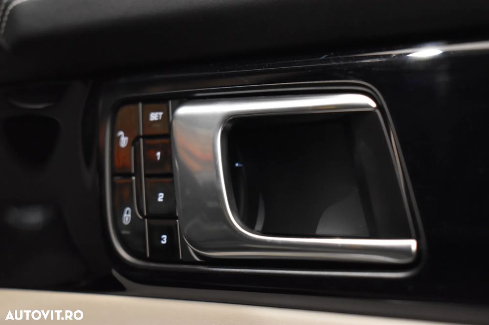 Porsche Panamera 4 - 28